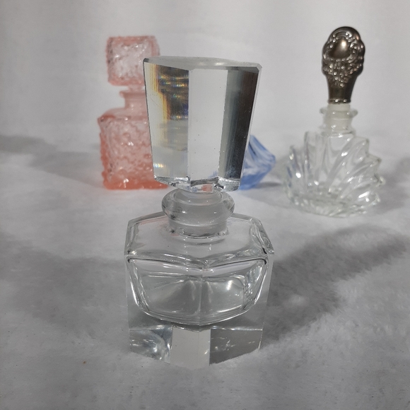 Perfume Bottles Lot of Four Vintage - Picture 3 of 6